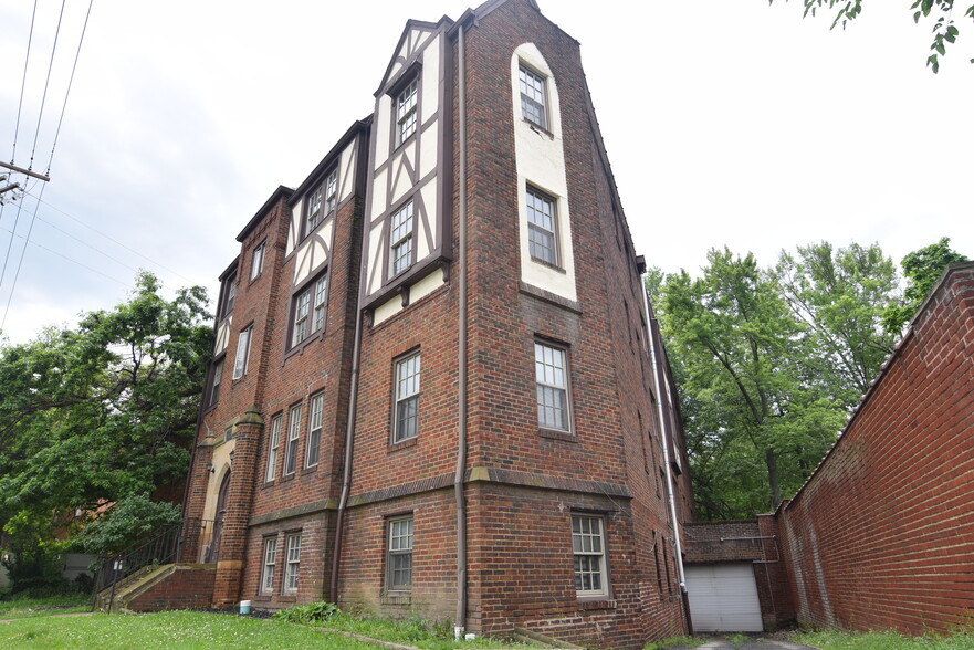 2260 Noble Rd, Cleveland Heights, OH for sale - Building Photo - Image 2 of 8