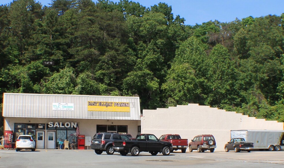 627 Maddox Dr, Ellijay, GA 30540