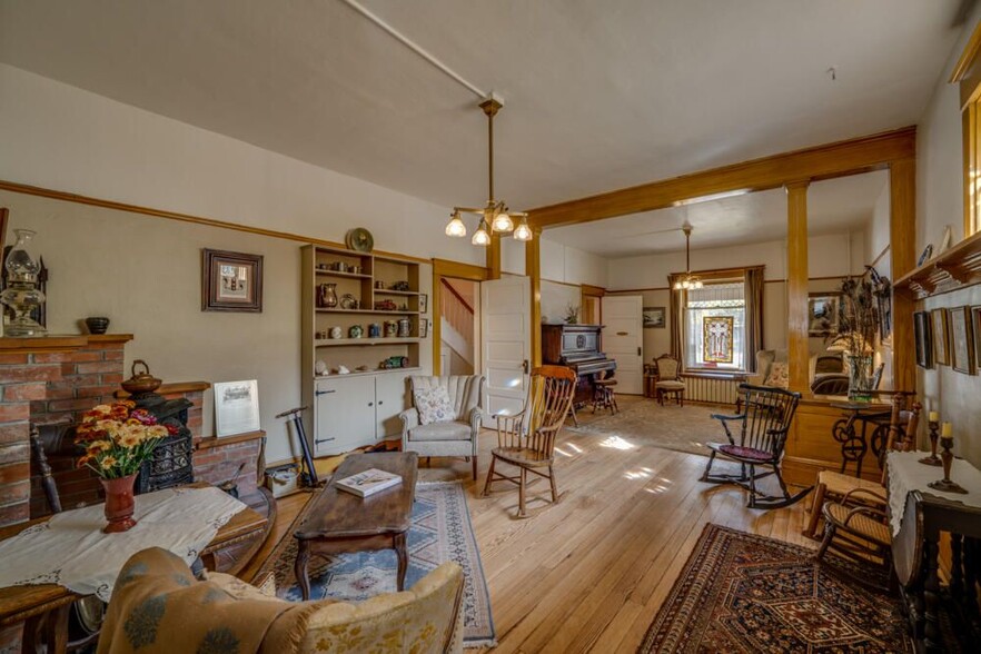 314 Main, La Veta, CO for sale - Interior Photo - Image 2 of 51