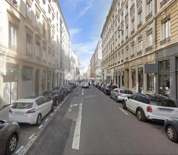 Retail in Lyon for lease - Building Photo - Image 3 of 4