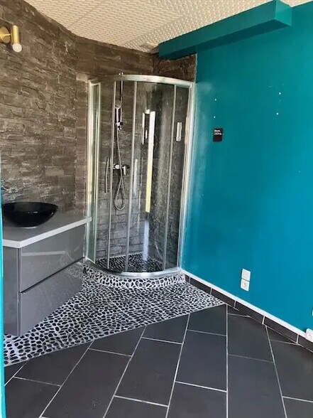 Retail in Saint-Avé for lease - Building Photo - Image 3 of 4