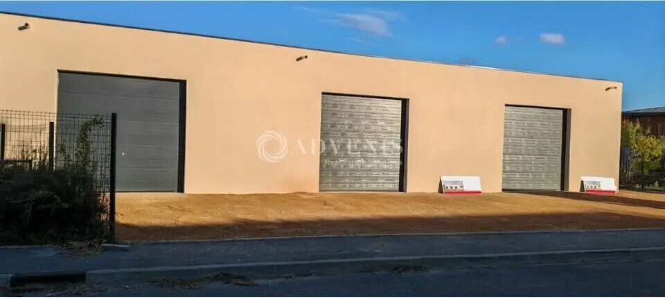 Location Entrepôt 46 m² - Photo 1