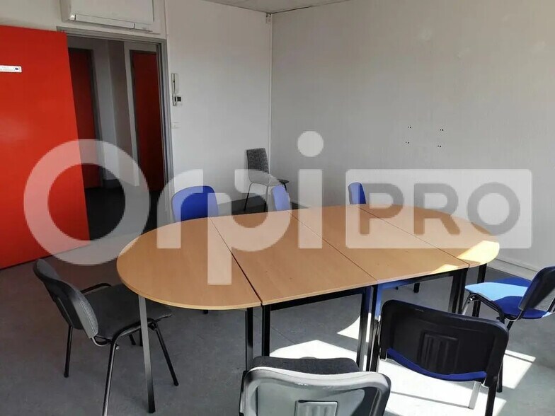 Office in Limoges for lease - Interior Photo - Image 3 of 4