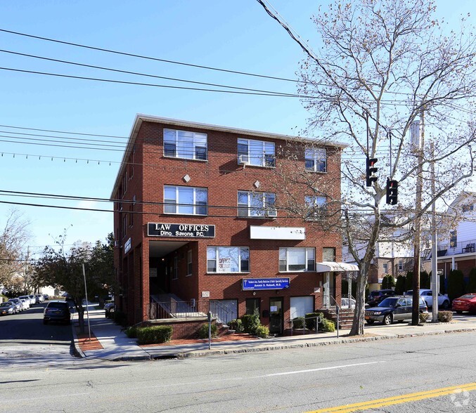 657-659 Yonkers Ave, Yonkers, NY for sale - Primary Photo - Image 1 of 1