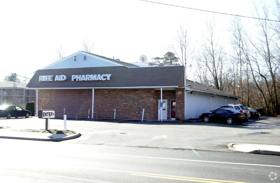 37 Juliustown Rd, Browns Mills, NJ for lease - Building Photo - Image 2 of 4
