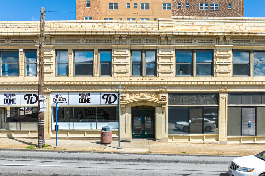 Hyde Park Building and Walnut Street portfolio of 2 properties for sale on LoopNet.com - Building Photo - Image 3 of 26