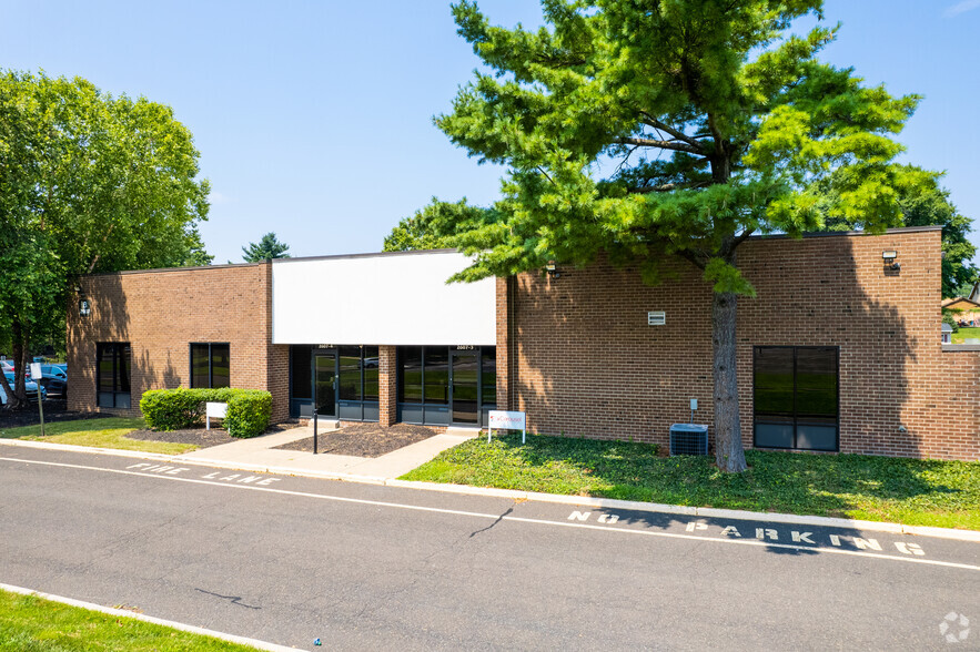 2607 Interplex Dr, Trevose, PA for lease - Building Photo - Image 1 of 9