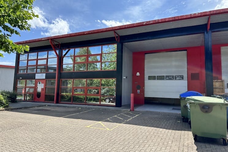 Randalls Rd, Leatherhead for sale - Building Photo - Image 1 of 1