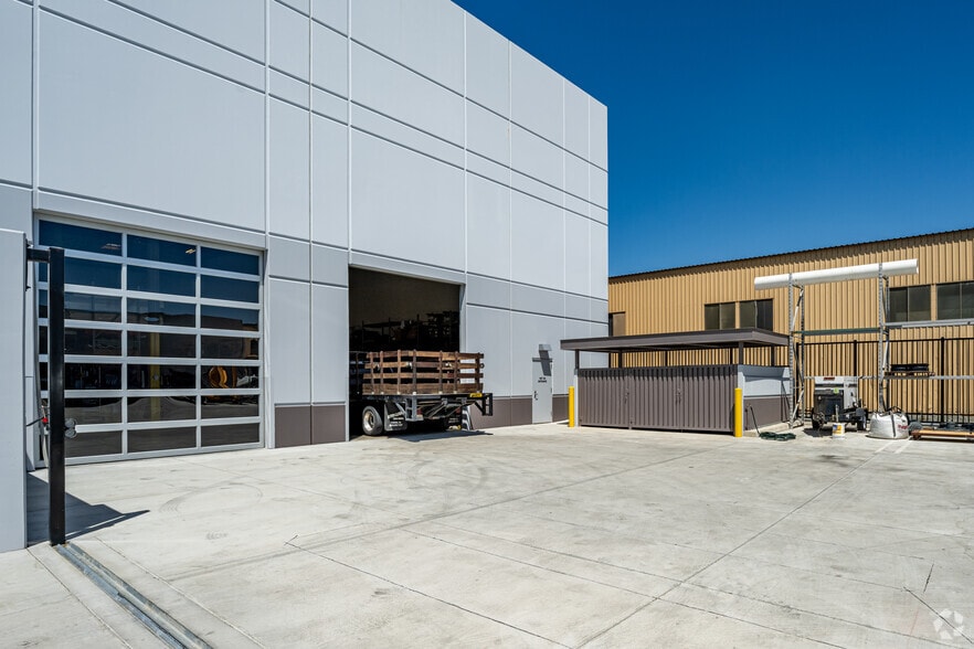 1613 S Baker Ave, Ontario, CA for lease - Building Photo - Image 3 of 6