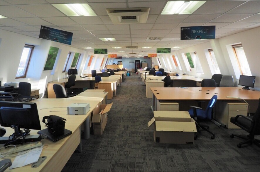 Springfield Rd, Horsham for lease - Interior Photo - Image 3 of 6