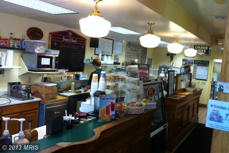 108 W Harrison St, Cumberland, MD for lease - Lobby - Image 2 of 8