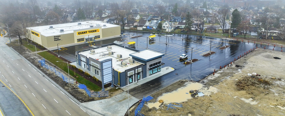 1475 Huron Church Rd, Windsor, ON for sale - Building Photo - Image 1 of 1