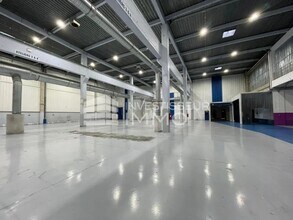 Flex in Poincy for lease Interior Photo- Image 2 of 7