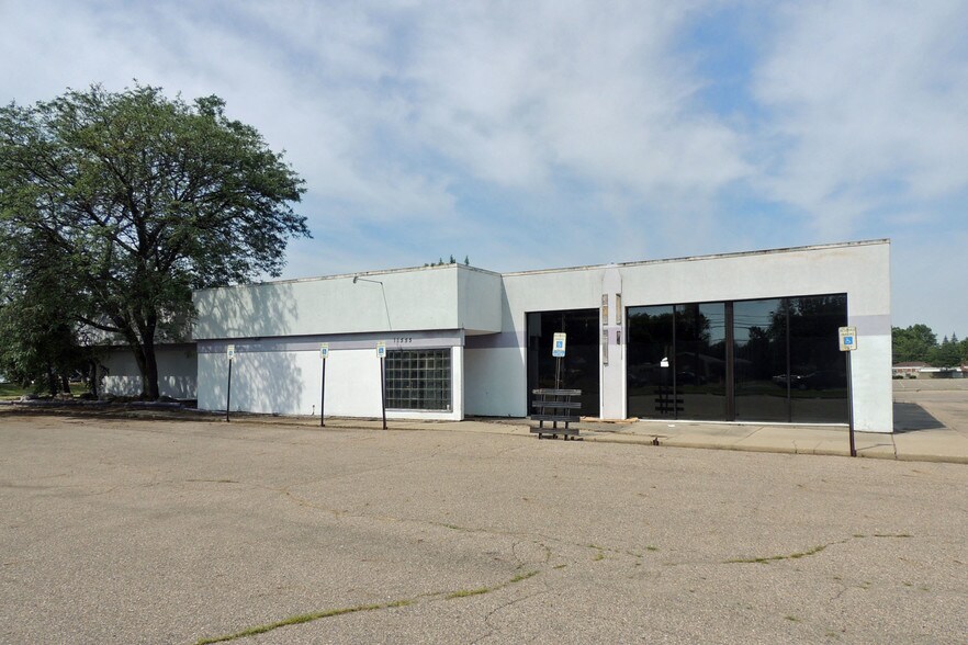 11555 Engleman Rd, Warren, MI for sale - Building Photo - Image 1 of 1