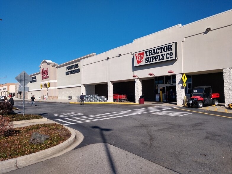 270 Bobby Jones Expy, Augusta, GA for lease - Building Photo - Image 3 of 11