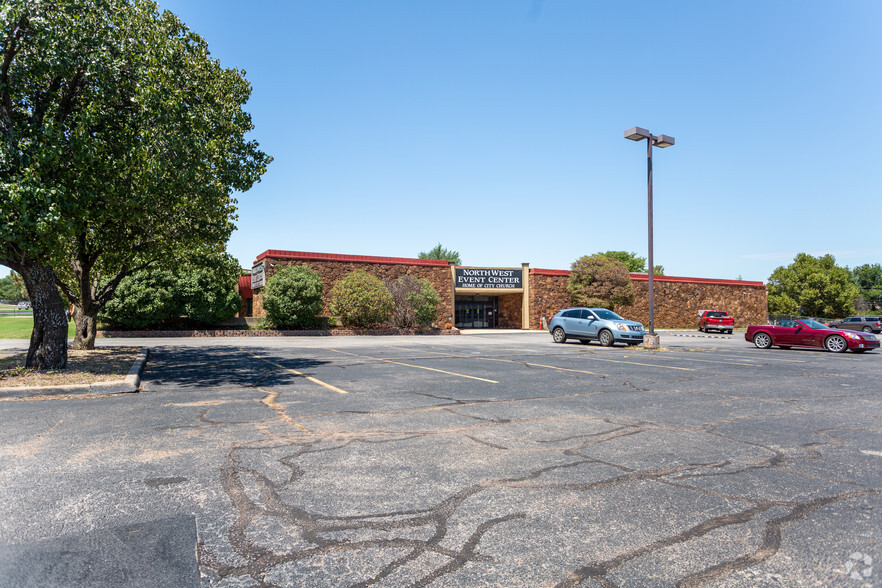 6009 NW Expressway St, Oklahoma City, OK for lease - Building Photo - Image 1 of 15