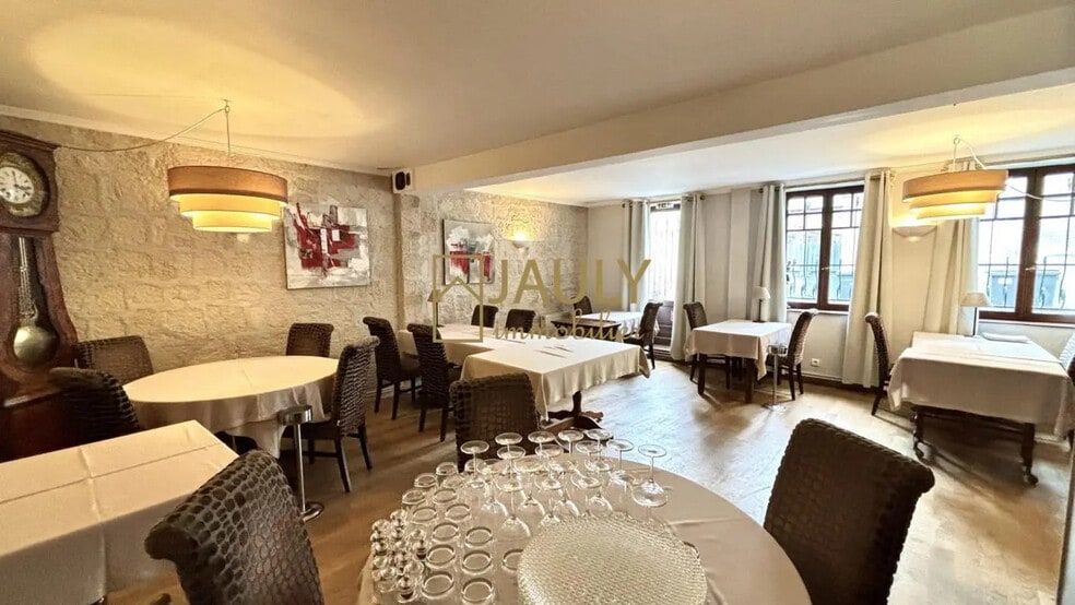 36 Rue De La Sablonniere, Meaux for sale - Building Photo - Image 3 of 20