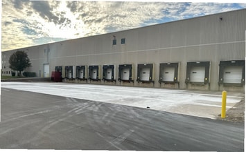 12225 Oakland Park Boulevard, Highland Park, MI for lease Interior Photo- Image 2 of 3