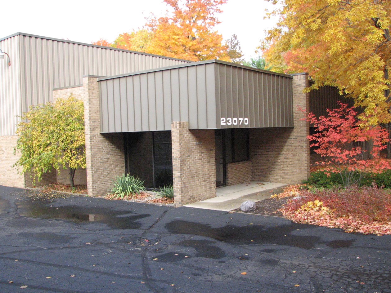 23070 Commerce Dr, Farmington, MI for lease Primary Photo- Image 1 of 6