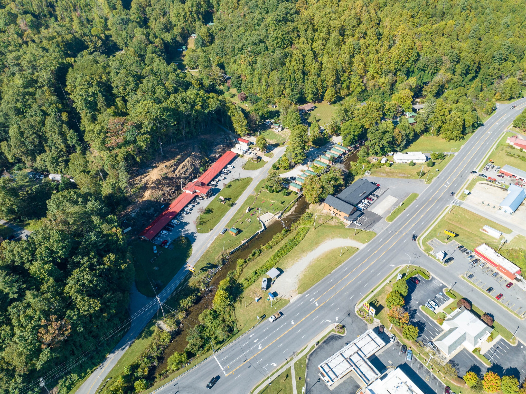 Qualla Cabins and Motel portfolio of 2 properties for sale on LoopNet.com Building Photo- Image 1 of 134