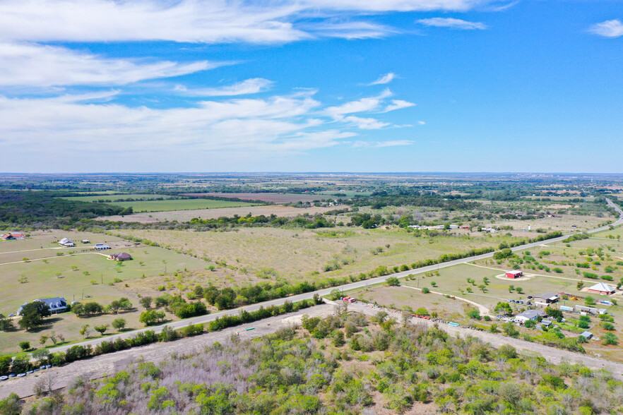 115 Humphrey Ct, Martindale, TX for sale - Building Photo - Image 2 of 16