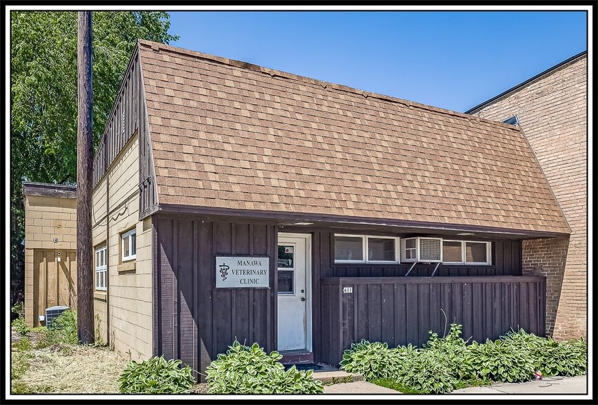 411 S Bridge St, Manawa, WI for sale - Building Photo - Image 1 of 1