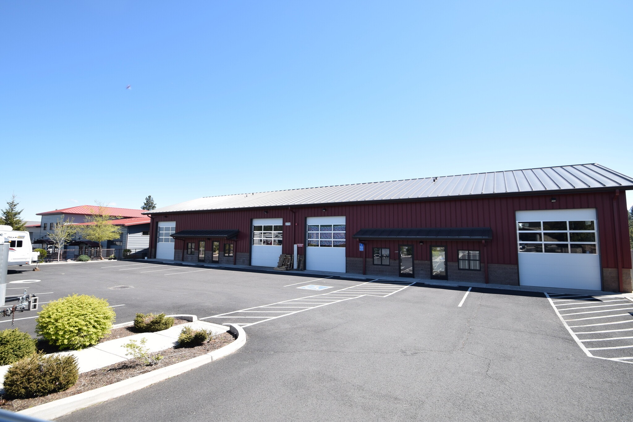 20700 Carmen Loop, Bend, OR for lease Building Photo- Image 1 of 8