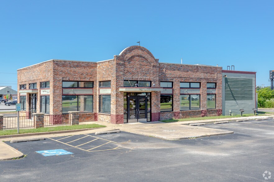 2010 S Muskogee Ave, Tahlequah, OK for sale - Primary Photo - Image 1 of 1