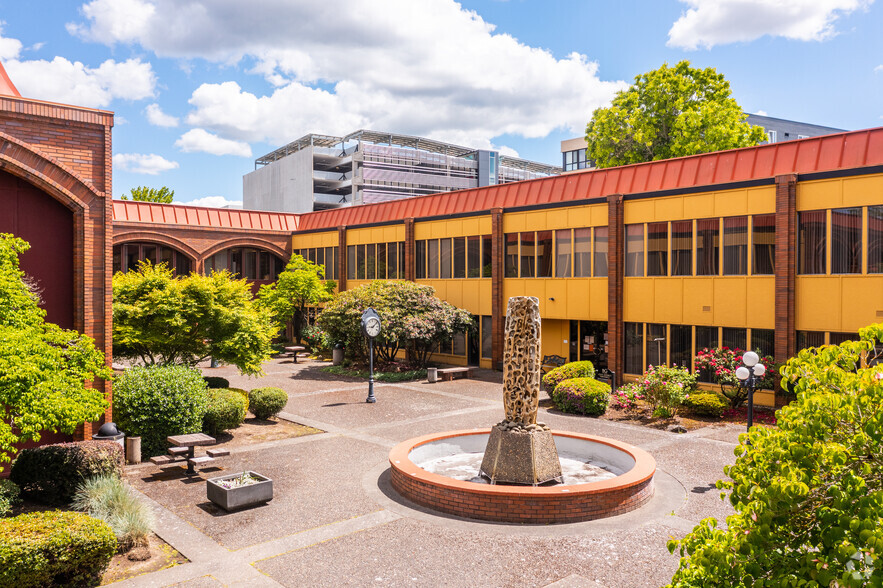 3800 SW Cedar Hills Blvd, Beaverton, OR for lease - Building Photo - Image 3 of 8