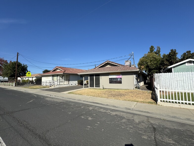 425 E Center St, Manteca, CA for sale - Primary Photo - Image 1 of 20