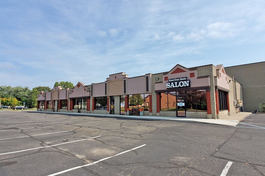 164 E Maple Rd, Troy, MI 48083