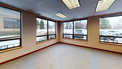 3115 N Wilke Rd, Arlington Heights, IL for lease Interior Photo- Image 2 of 2