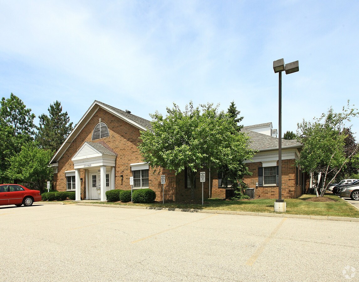 25111 Miles Rd, Warrensville Heights, OH 44128 Office for Lease