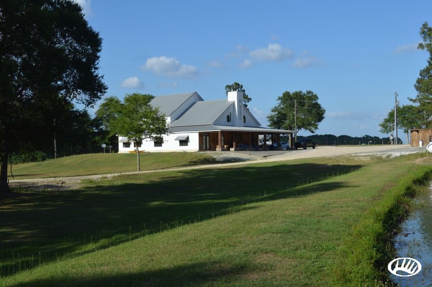 287 Ahrens Ln, Basile, LA 70515