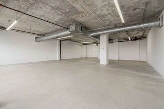 323-355 Rue Chabanel O, Montréal, QC for lease Building Photo- Image 1 of 6