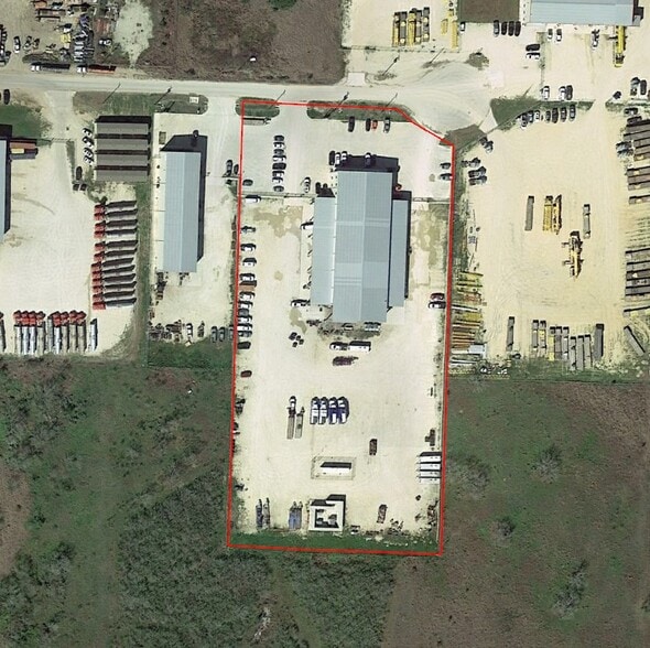 206 Oil Rd, Pleasanton, TX for lease - Building Photo - Image 3 of 9