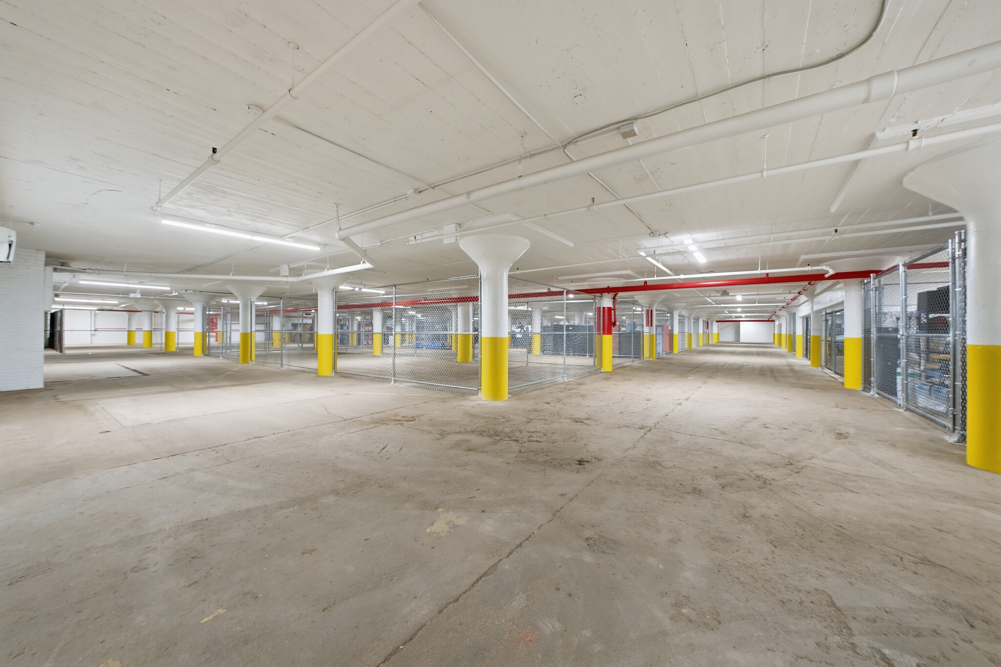 799 E 73rd St, Cleveland, OH for lease Interior Photo- Image 1 of 3