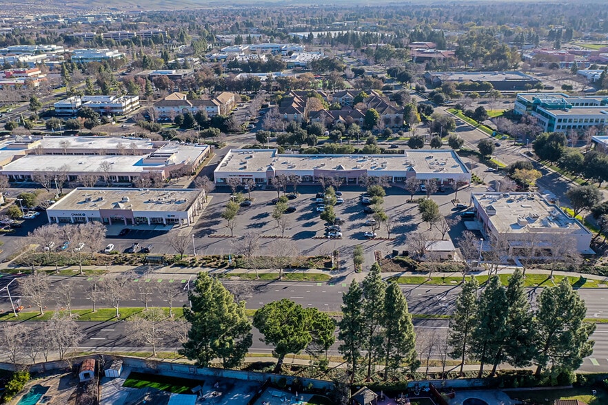 4501 Hopyard Rd, Pleasanton, CA for lease - Building Photo - Image 2 of 6