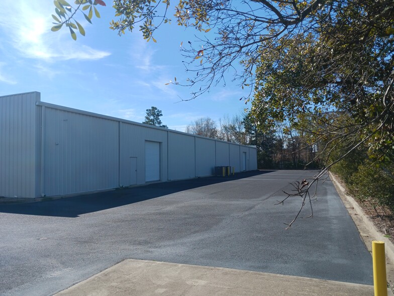 301 Commerce Center Dr, Brunswick, GA for sale - Building Photo - Image 2 of 3