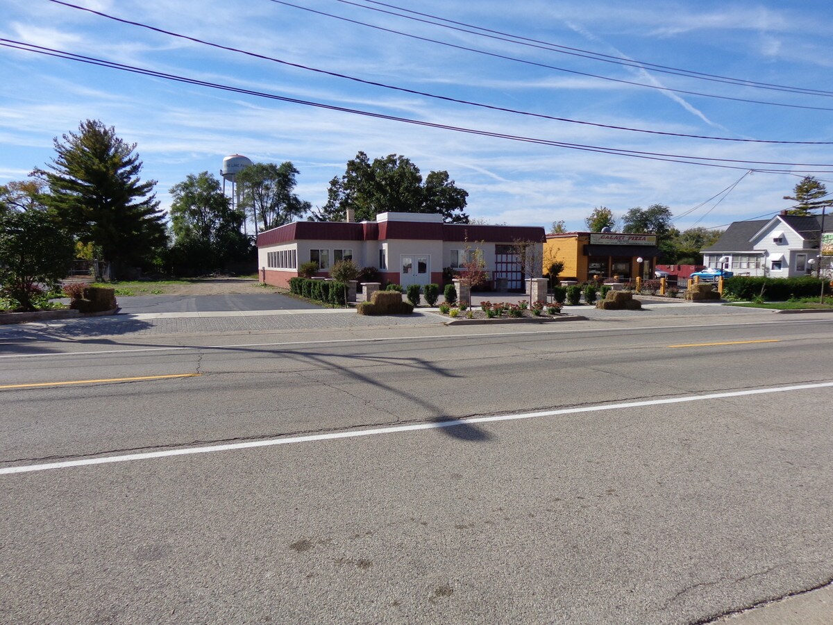 137 E Main St, Round Lake Park, IL 60073