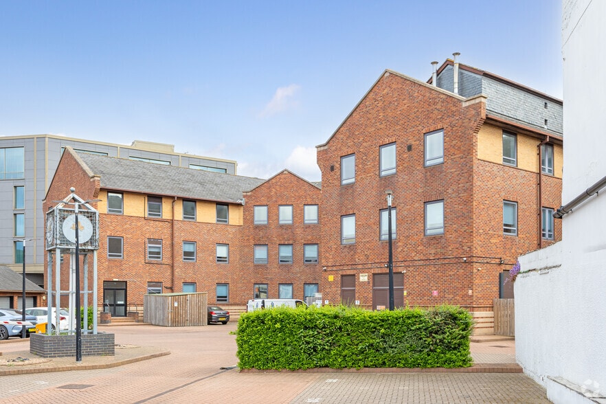 36 Ferensway, Hull for lease - Building Photo - Image 1 of 44