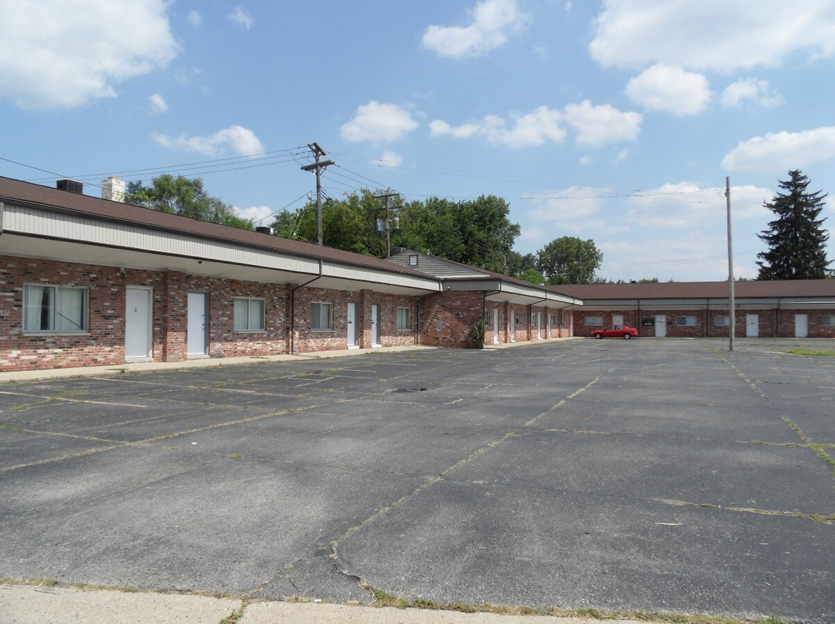 317 Ecorse Rd, Ypsilanti, MI 48198 Ypsilanti Town Center