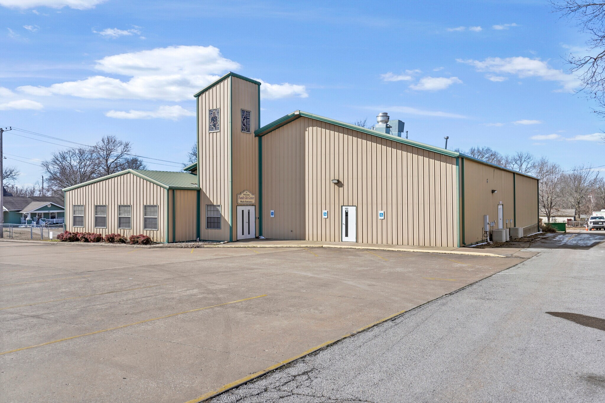 206 Sycamore st, Coweta, OK for sale Primary Photo- Image 1 of 1