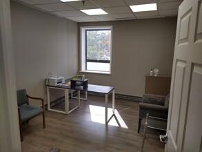 185 State Route 17, Mahwah, NJ for lease Interior Photo- Image 2 of 3