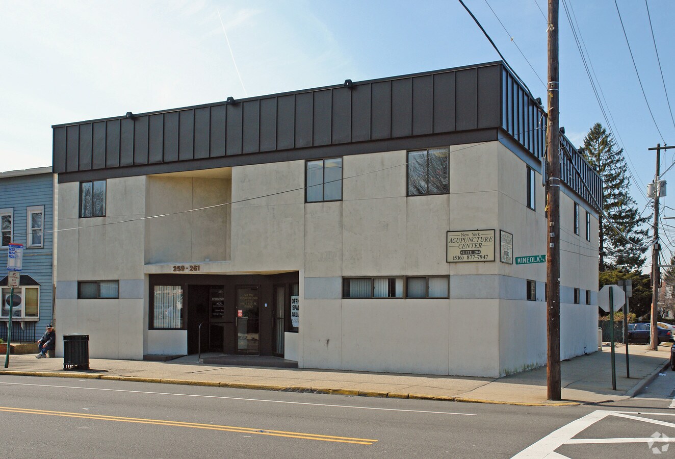 259261 Mineola Blvd, Mineola, NY 11501 Office for Lease