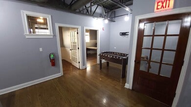 9550 W Sergo Dr, McCook, IL for lease Interior Photo- Image 1 of 18