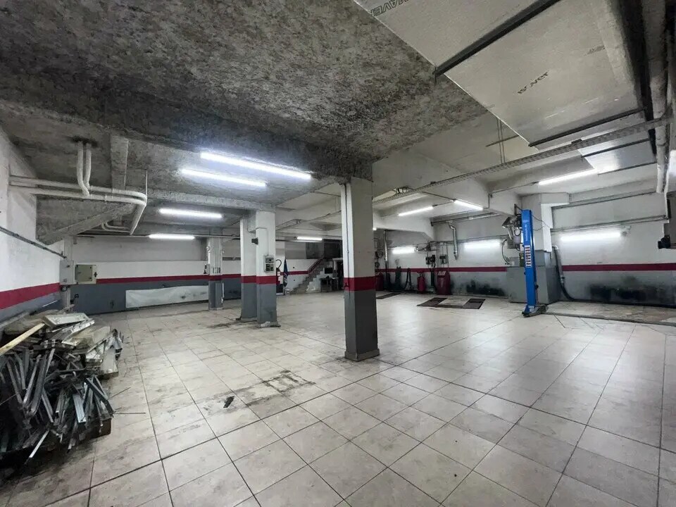 Retail in Nice for sale Interior Photo- Image 1 of 4