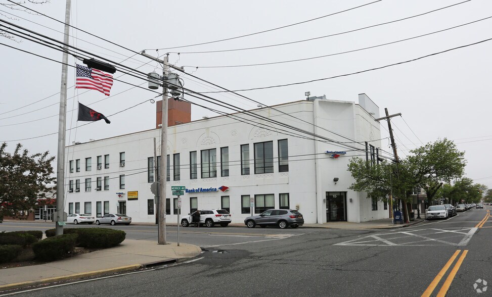 15 Merrick Ave, Merrick, NY for sale - Primary Photo - Image 1 of 1