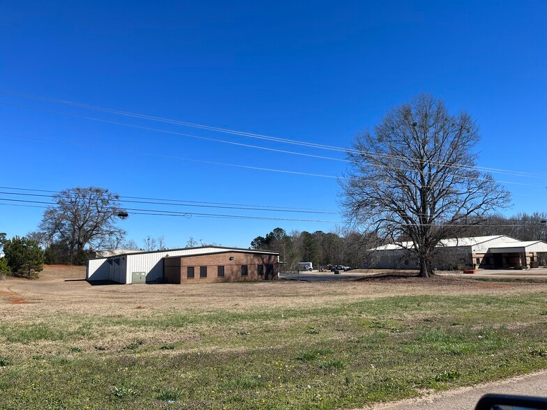 140 Industrial Park Drive, Forsyth, GA for sale - Building Photo - Image 2 of 16