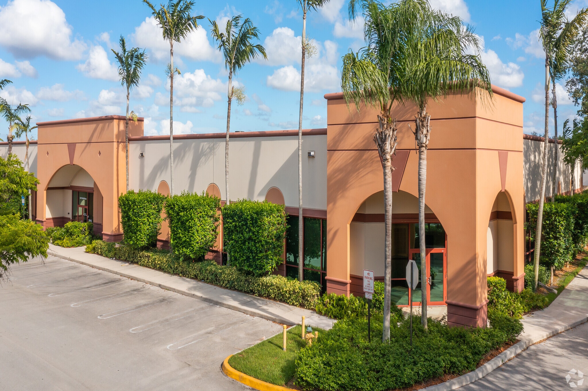3001-3045 N Commerce Pky, Miramar, FL for lease Building Photo- Image 1 of 8